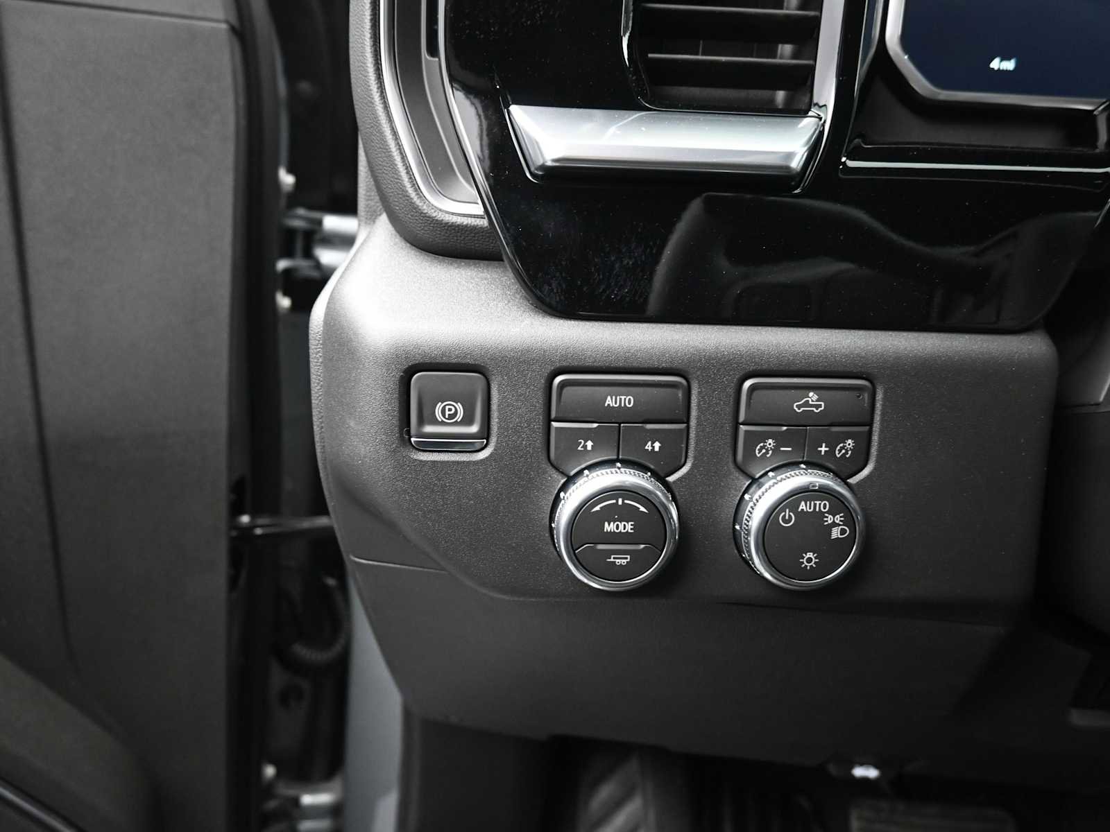 New 2026 GMC Sierra 1500 SLE w/ Preferred Package image 11