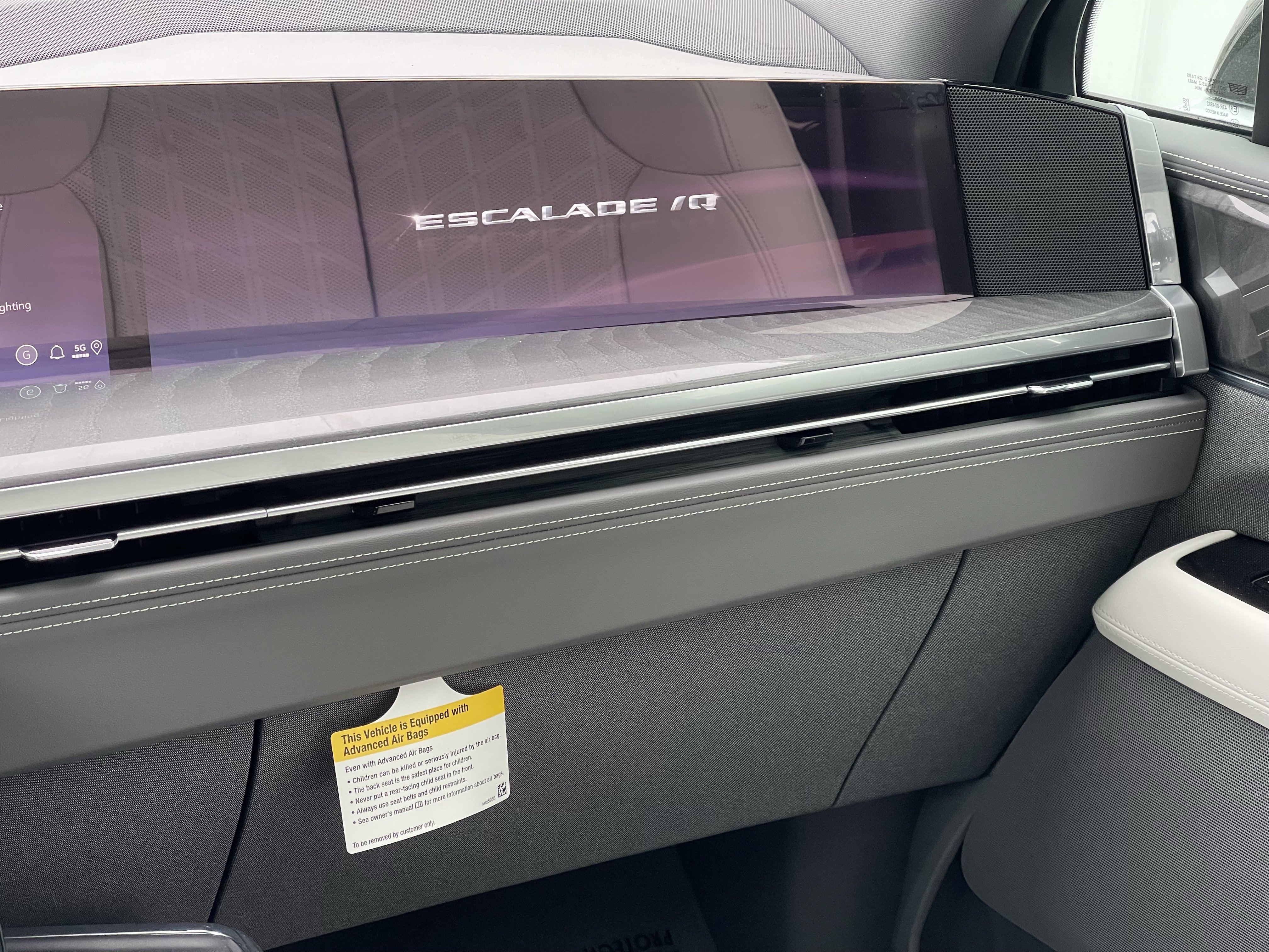 New 2026 Cadillac Escalade IQ Luxury 1 w/ LPO, Radiant Package image 7