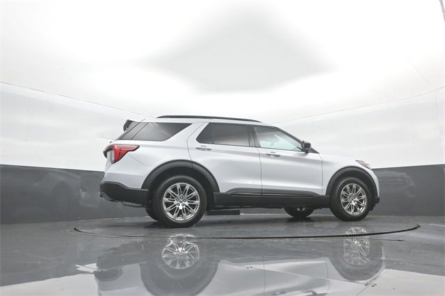 New 2026 Ford Explorer Active w/ Active Comfort Package image 34