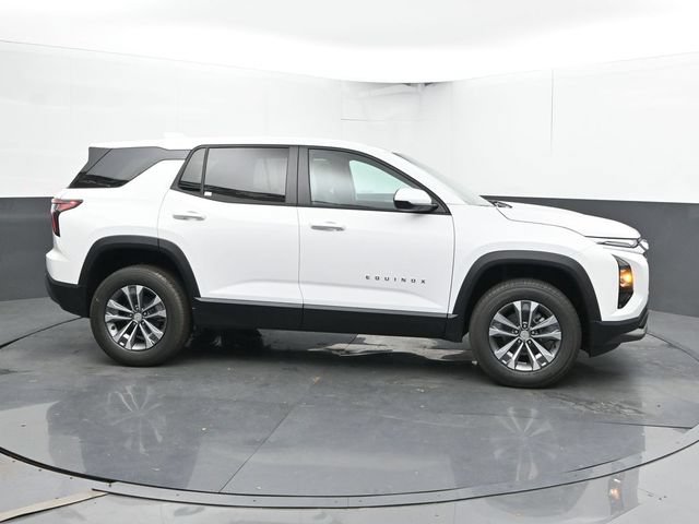 New 2027 Chevrolet Equinox LT w/ Convenience Package II FWD image 3