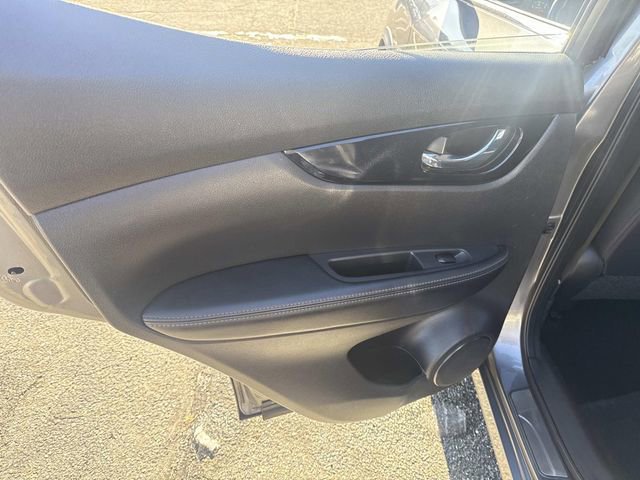 Used 2020 Nissan Rogue Sport SV w/ All-Weather Package image 17