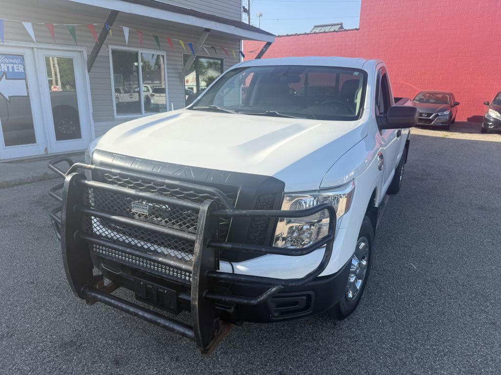 Used 2017 Nissan Titan S image 1