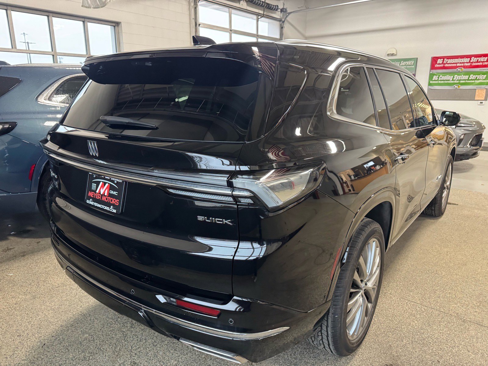 Used 2026 Buick Enclave Avenir w/ Super Cruise Package image 5