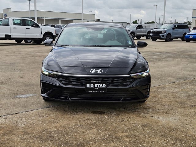 Used 2025 Hyundai Elantra SEL FWD image 8