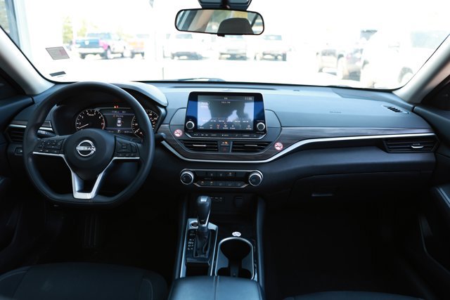 Used 2024 Nissan Altima 2.5 SV FWD image 29