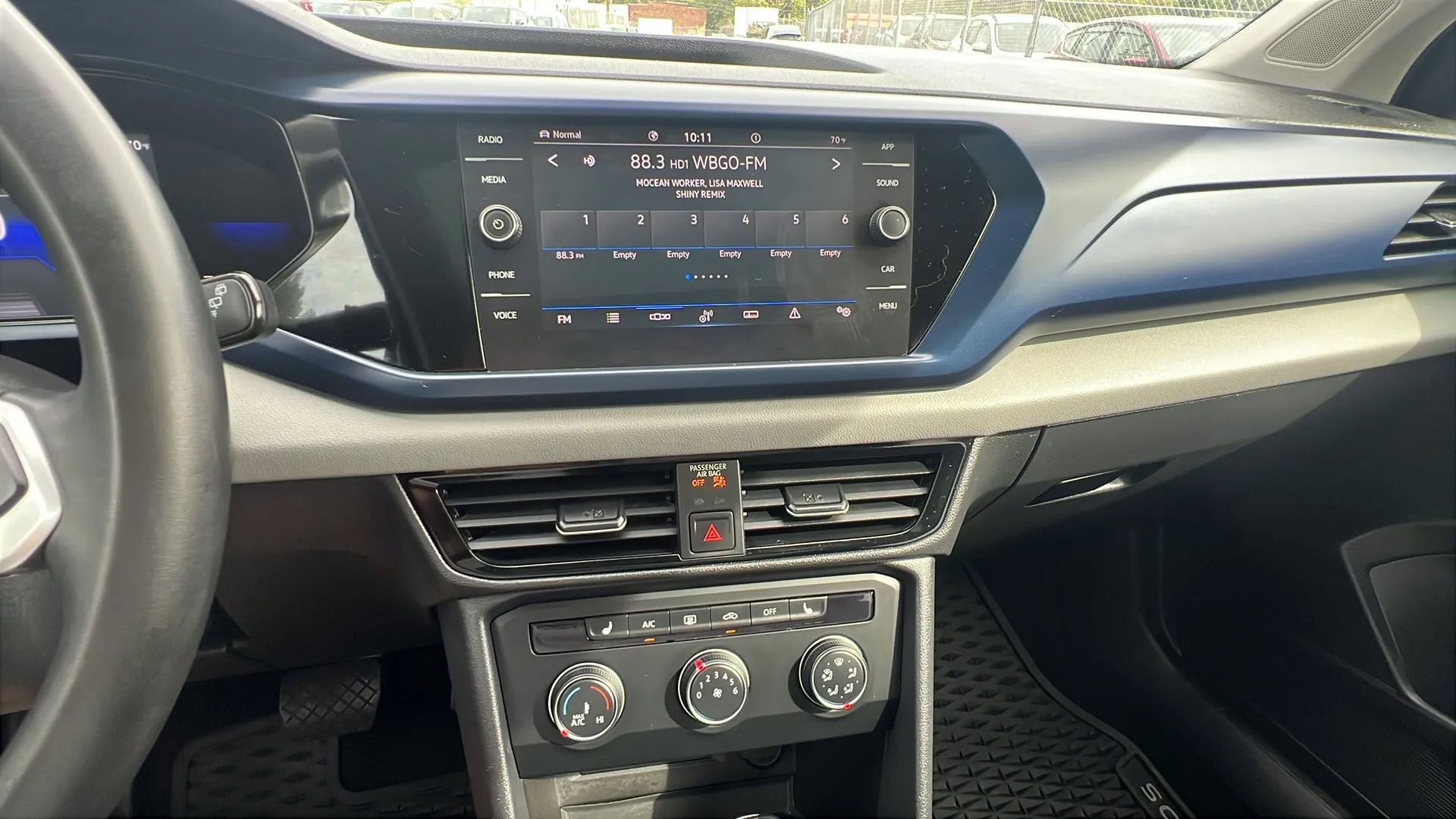 Used 2022 Volkswagen Taos SE image 17