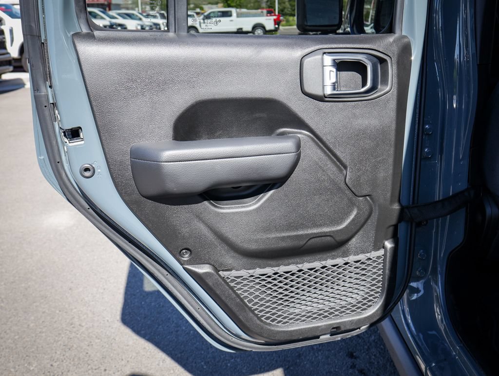 Used 2025 Jeep Wrangler Unlimited Rubicon AWD/4WD image 33