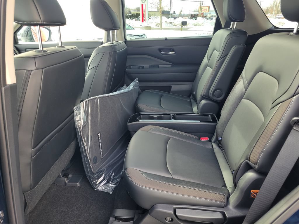 New 2026 Nissan Pathfinder SL w/ SL Premium Package AWD/4WD image 30