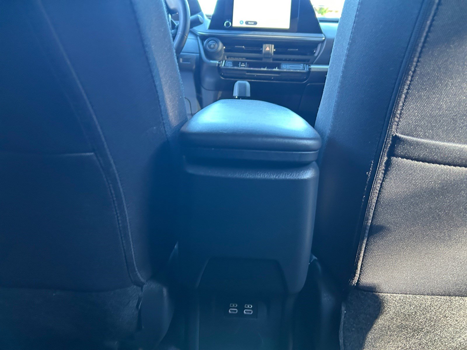 Used 2025 Toyota Prius LE AWD/4WD image 30