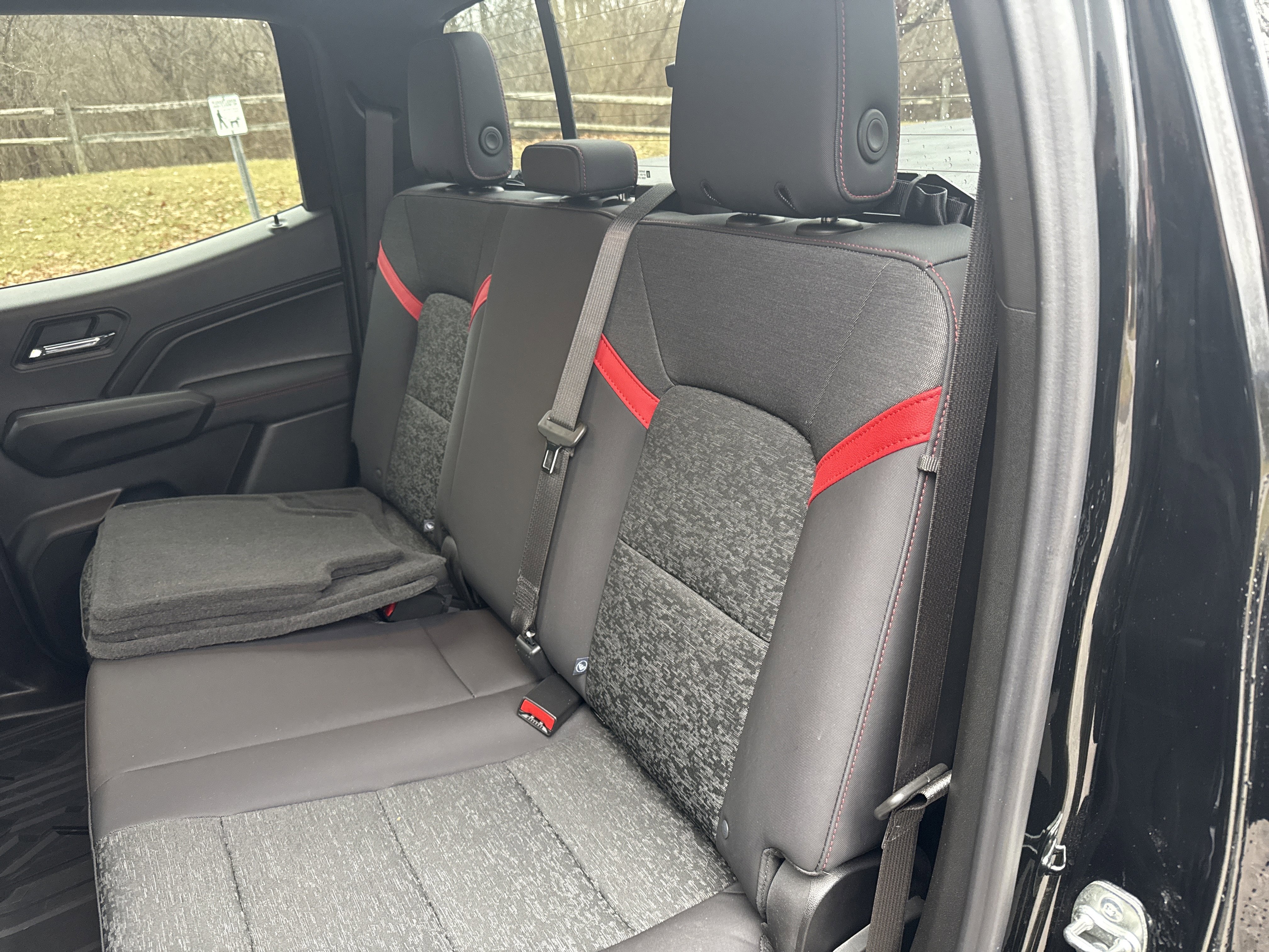 Used 2025 Chevrolet Colorado Z71 w/ Midnight Edition image 12