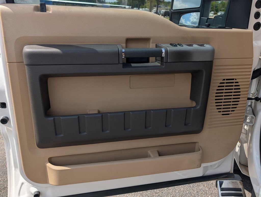 Used 2016 Ford F250 Lariat w/ Chrome Package image 10