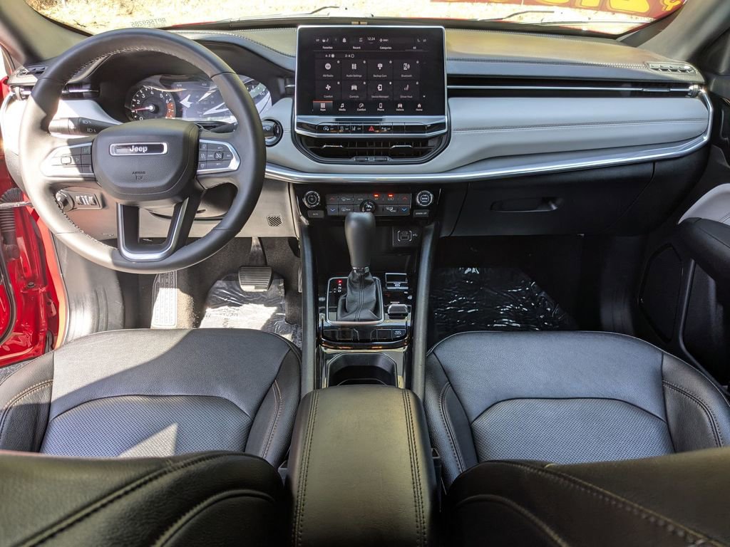 Used 2023 Jeep Compass Limited image 23