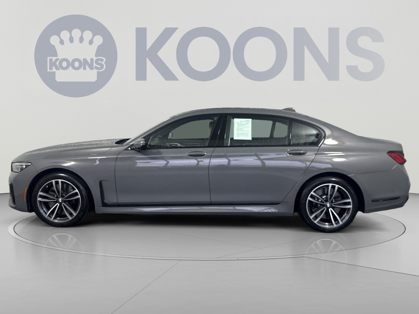 Used 2022 BMW 750i xDrive w/ Executive Package AWD/4WD image 2