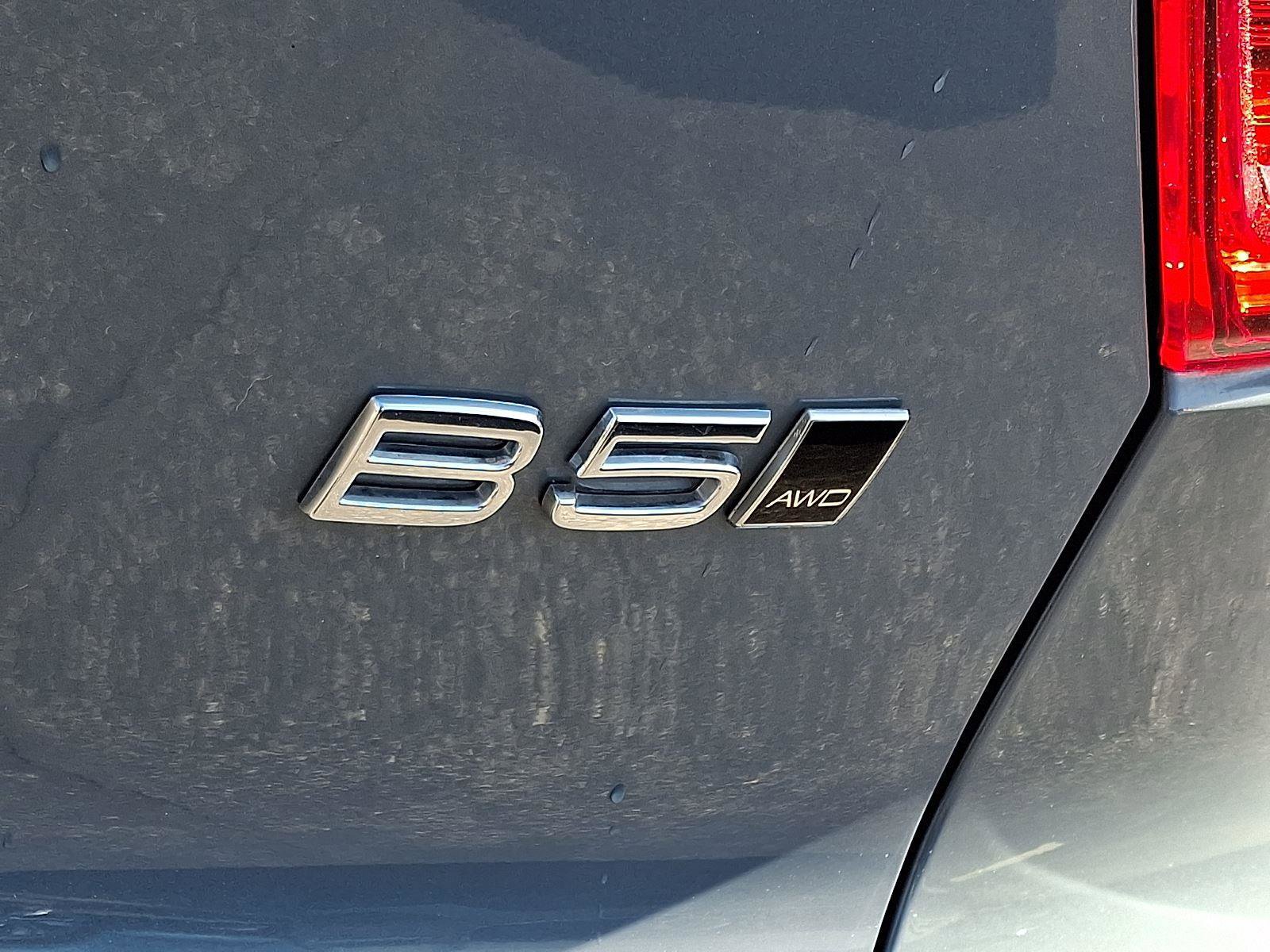 Certified 2023 Volvo XC40 B5 Core w/ Convenience Package image 30