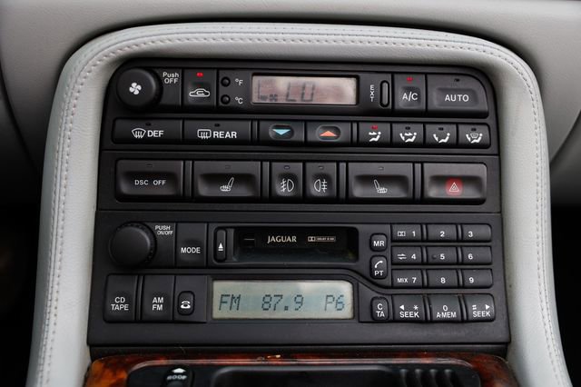 Used 2003 Jaguar XK8 Convertible image 34