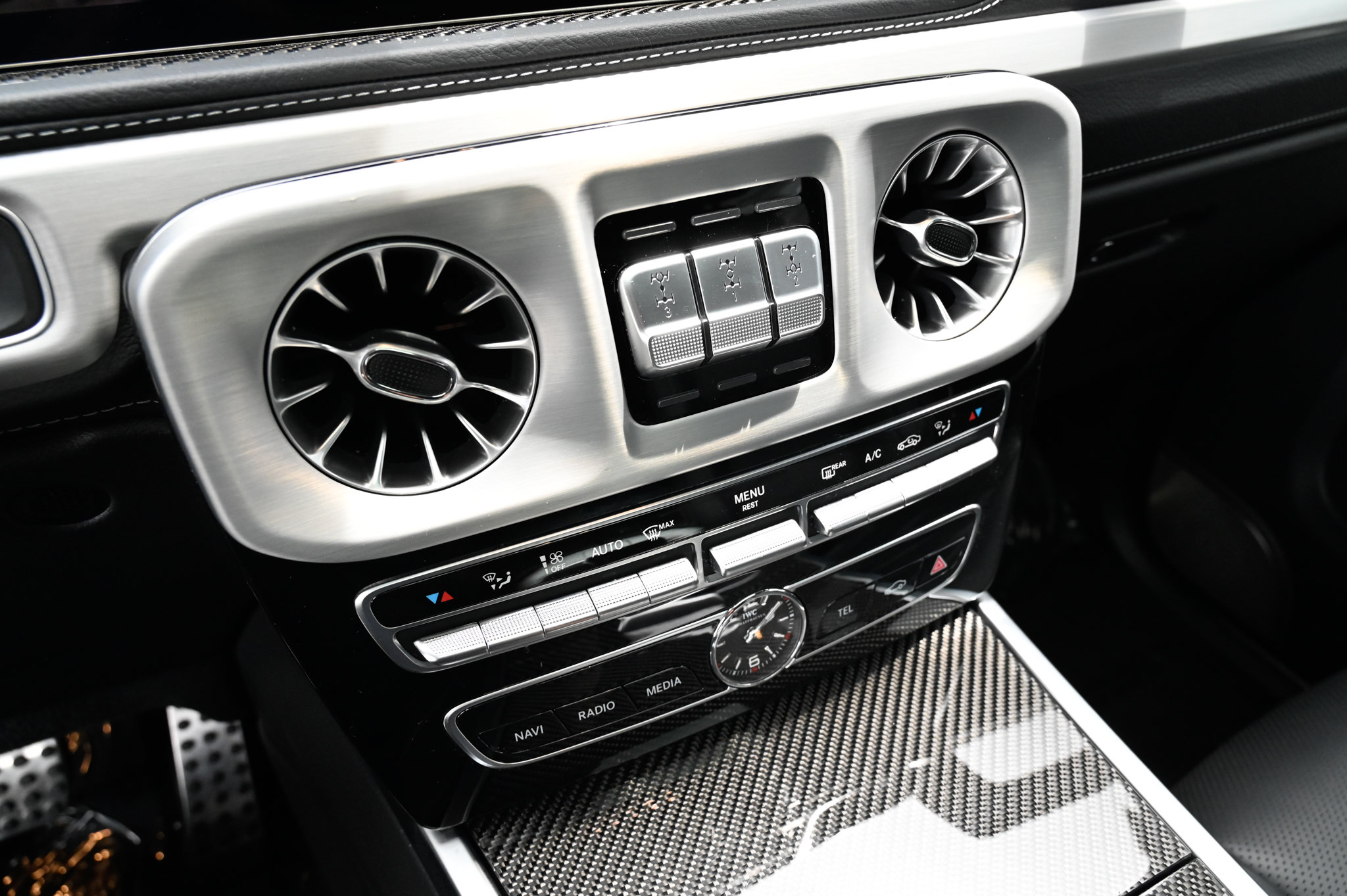 Used 2024 Mercedes-Benz G 63 AMG 4MATIC image 29