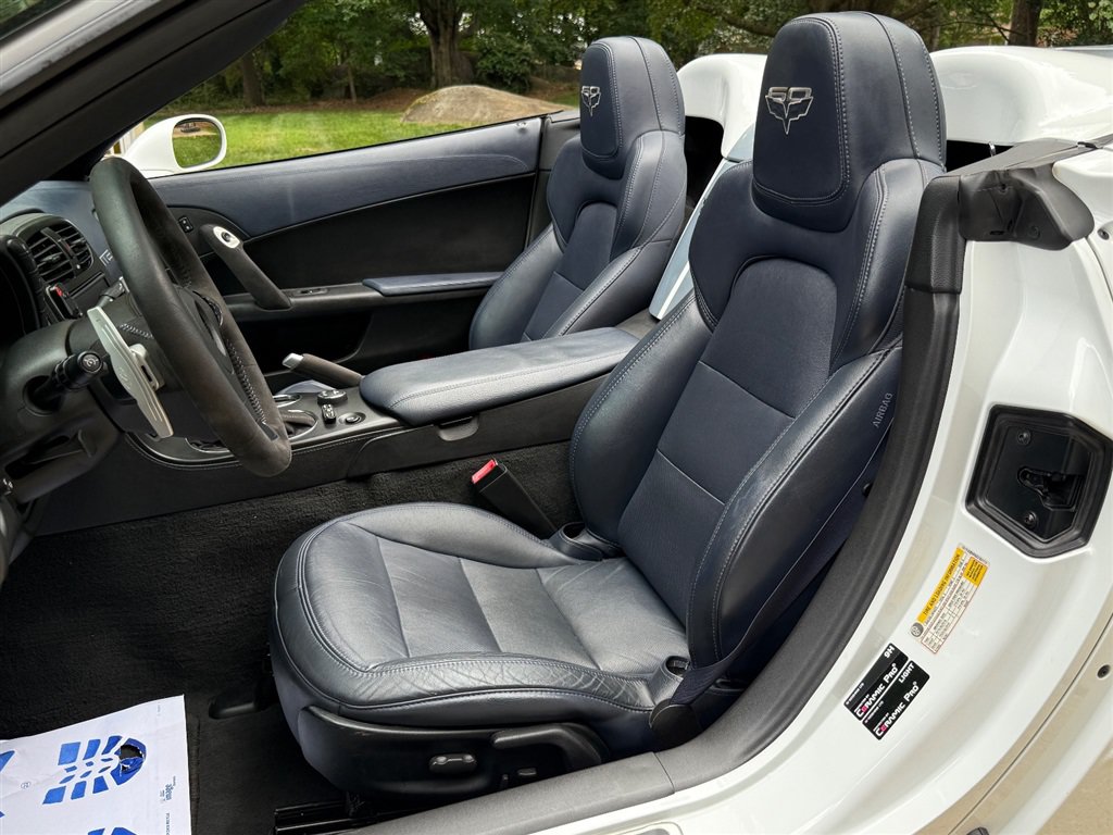 Used 2013 Chevrolet Corvette Grand Sport w/ 4LT Preferred Equipment Group RWD image 40