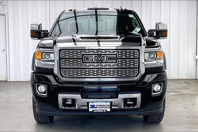 Used 2018 GMC Sierra 2500 Denali w/ Duramax Plus Package AWD/4WD image 3