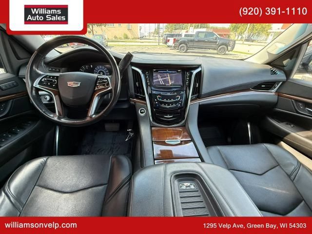 Used 2019 Cadillac Escalade Luxury AWD/4WD image 19