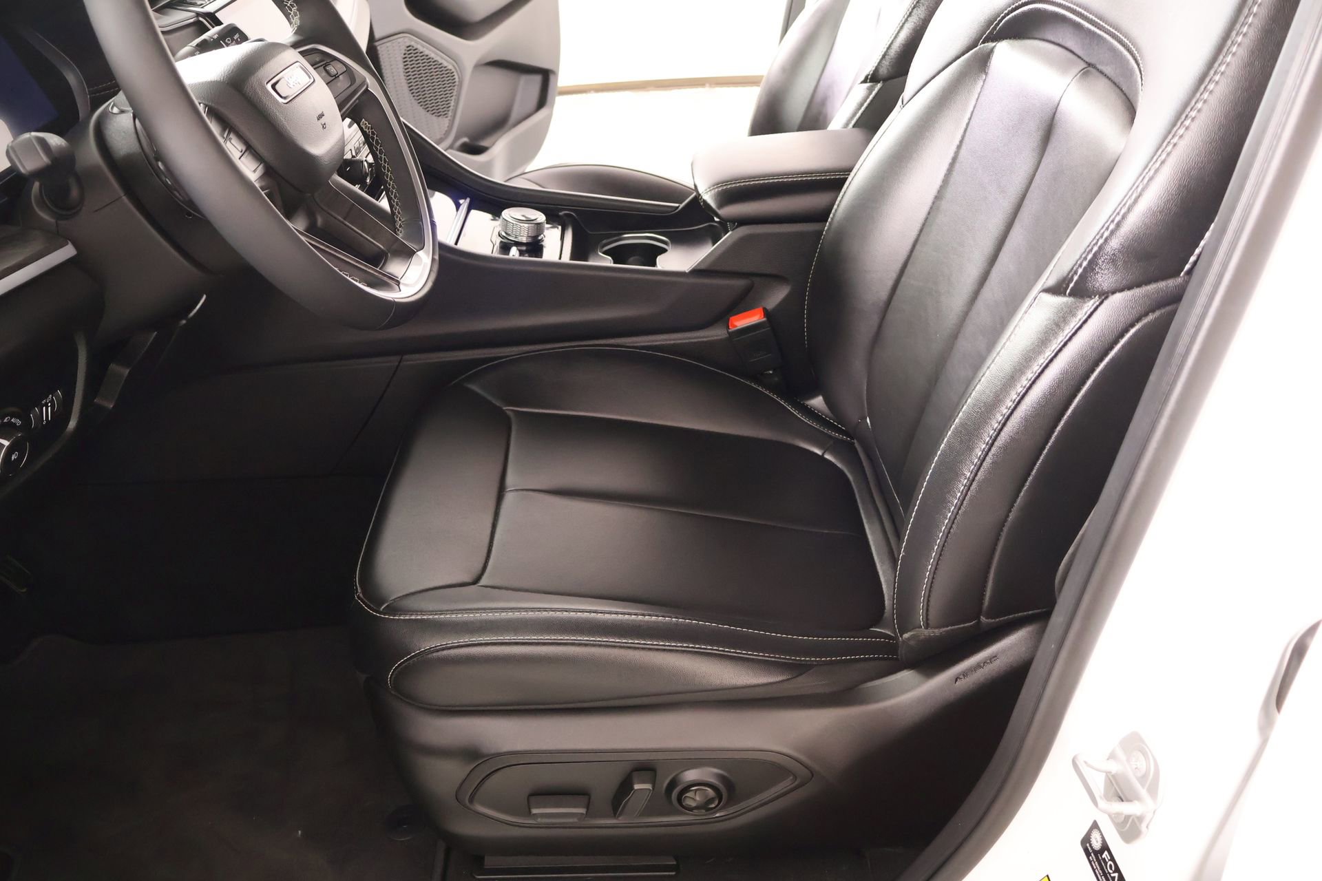 Used 2025 Jeep Grand Cherokee L Limited AWD/4WD image 12