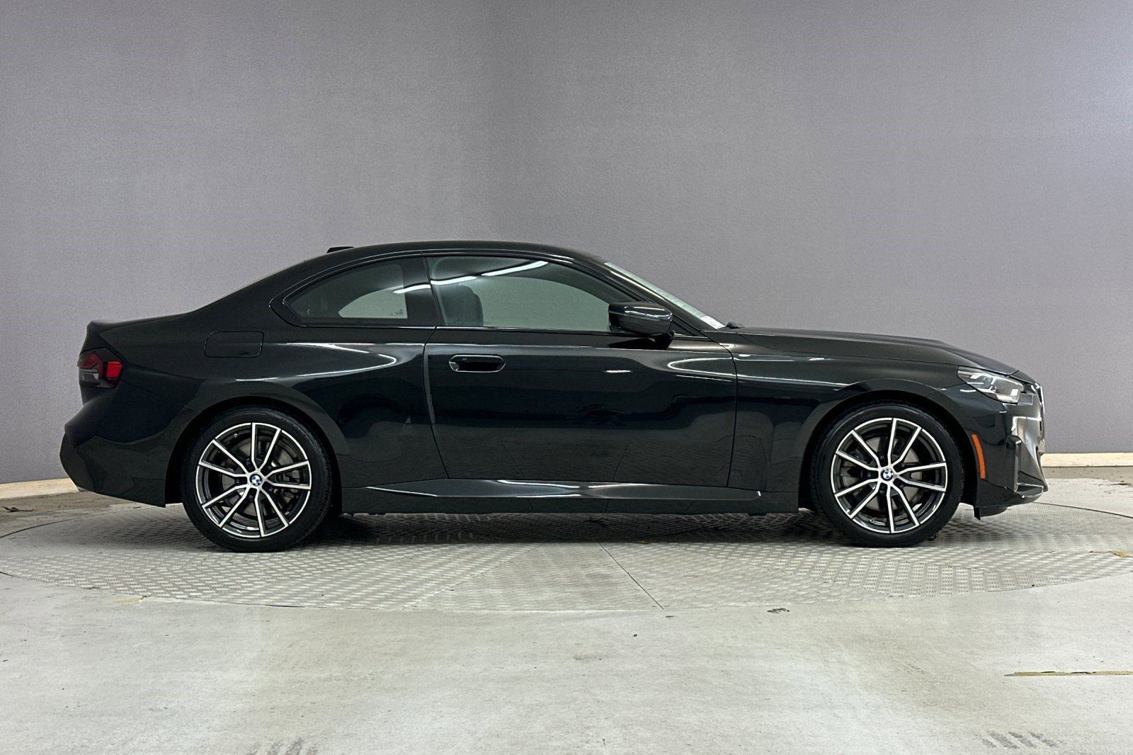 Used 2025 BMW 230i Coupe w/ Convenience Package RWD image 7