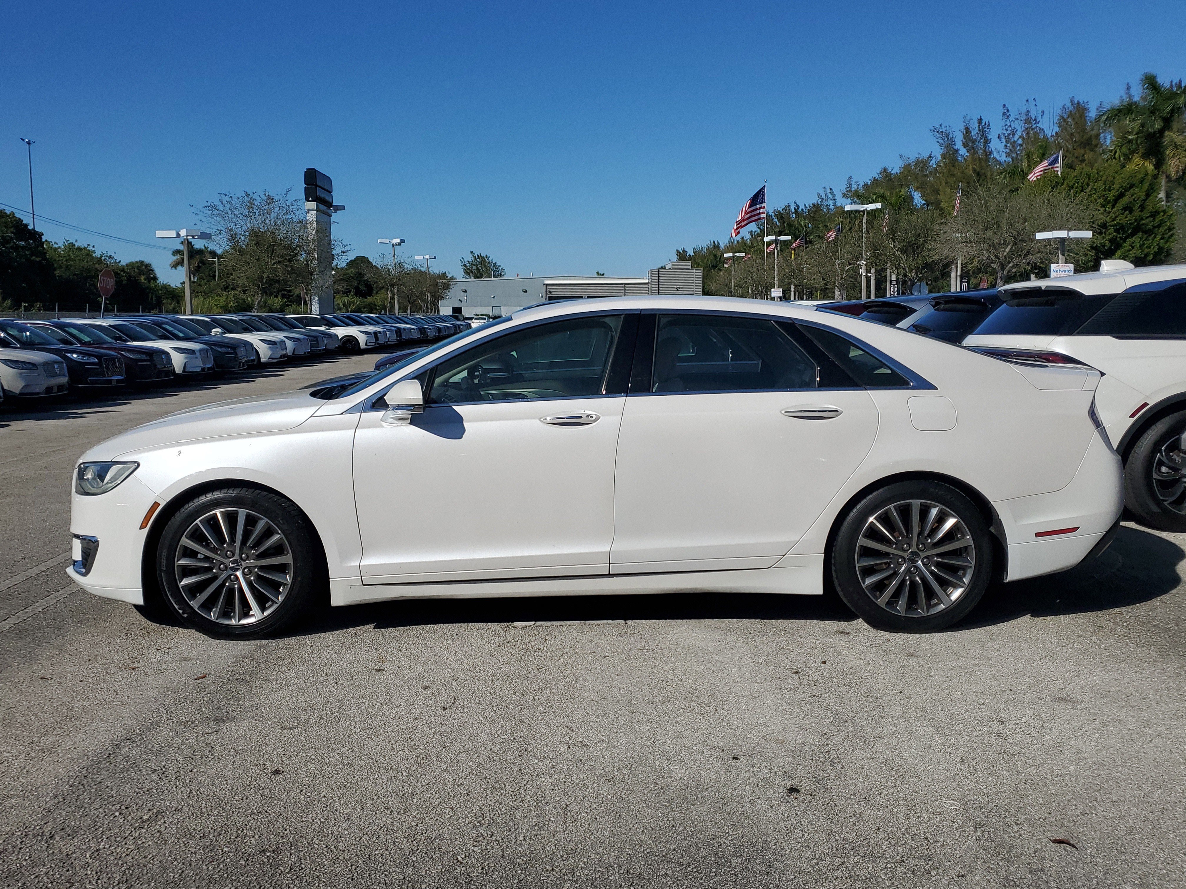 Used 2017 Lincoln MKZ Premiere image 4