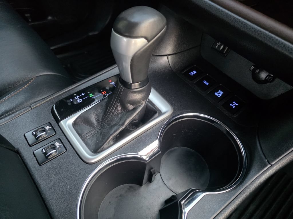 Used 2014 Toyota Highlander XLE AWD/4WD image 20