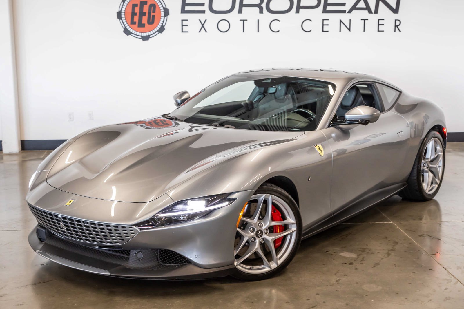Used 2021 Ferrari Roma RWD image 6