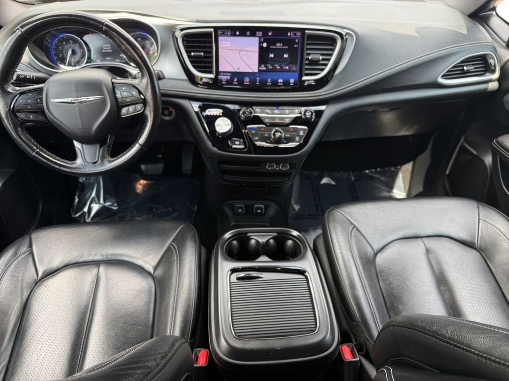 Used 2021 Chrysler Pacifica Touring-L w/ Premium & Safety Sphere Group AWD/4WD image 11