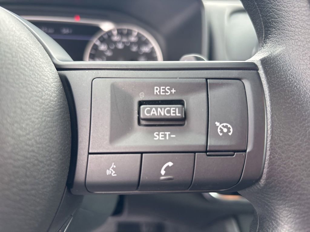 Used 2024 Nissan Rogue S AWD/4WD image 22