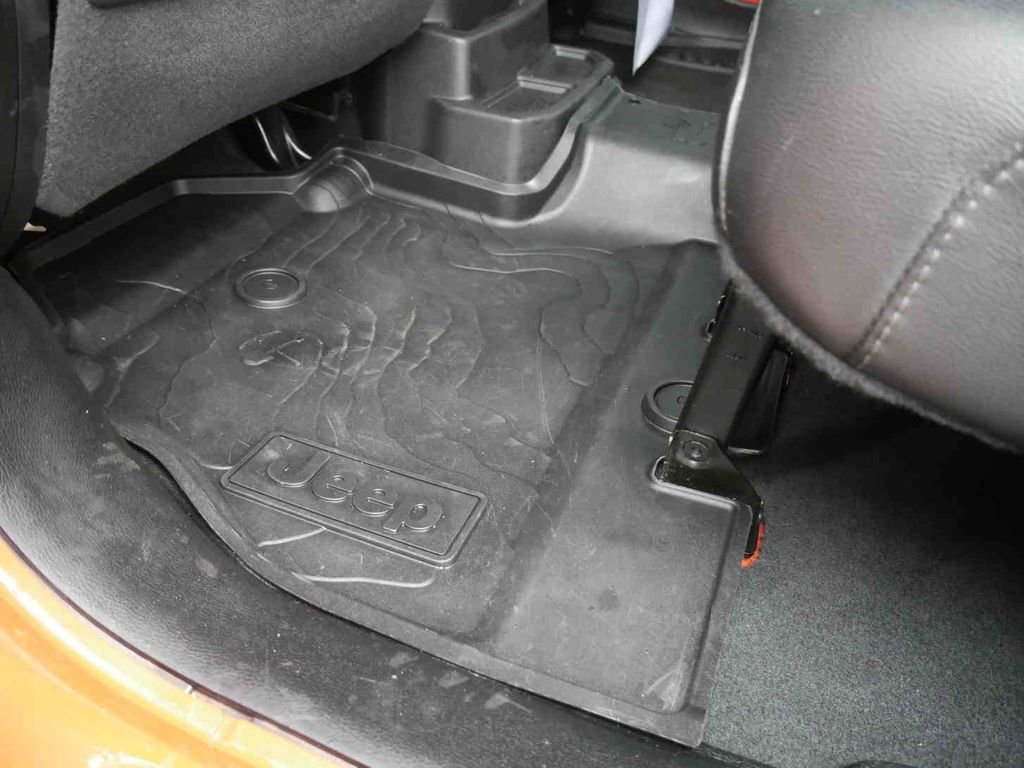 Used 2018 Jeep Wrangler Unlimited Rubicon image 20