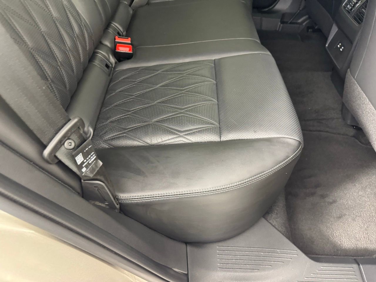 Used 2025 Nissan Rogue Platinum image 32