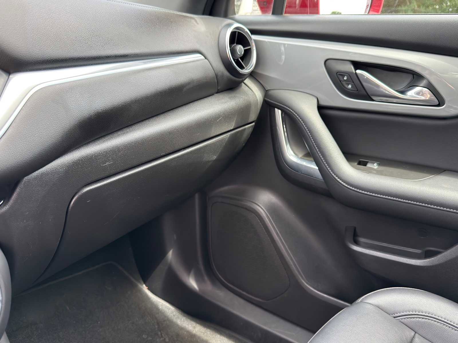 Used 2019 Chevrolet Blazer LT FWD image 20