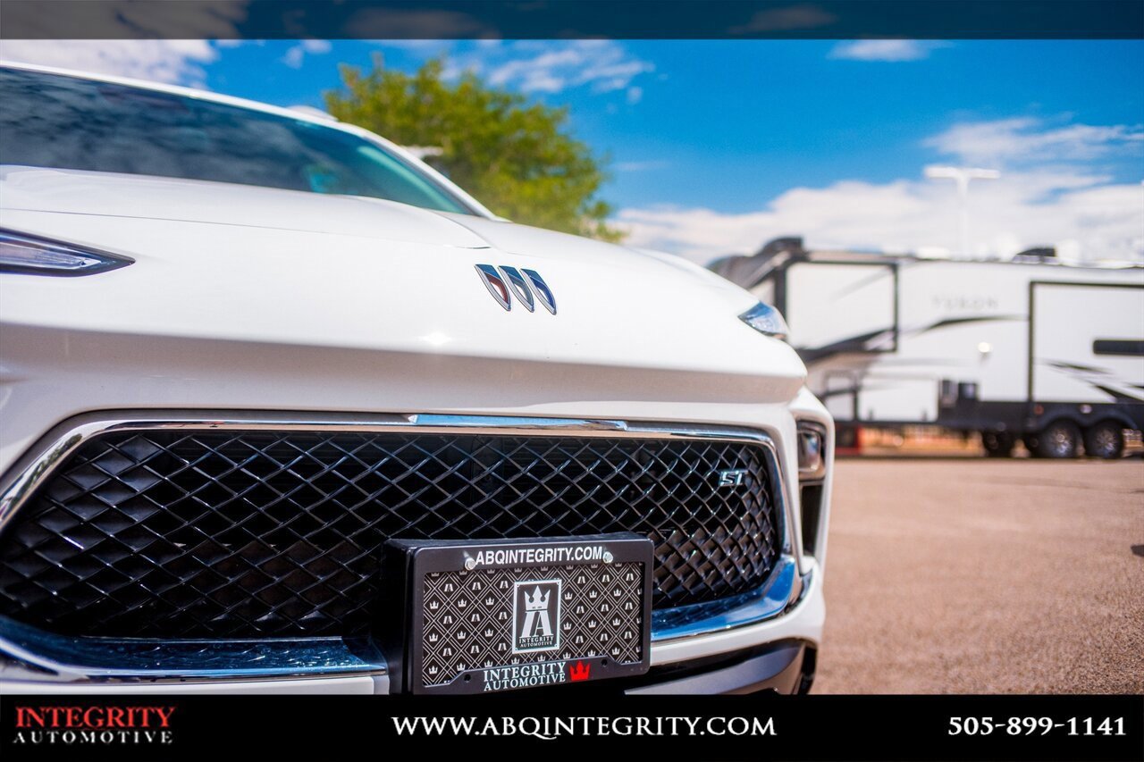 Used 2024 Buick Encore GX Sport Touring image 9