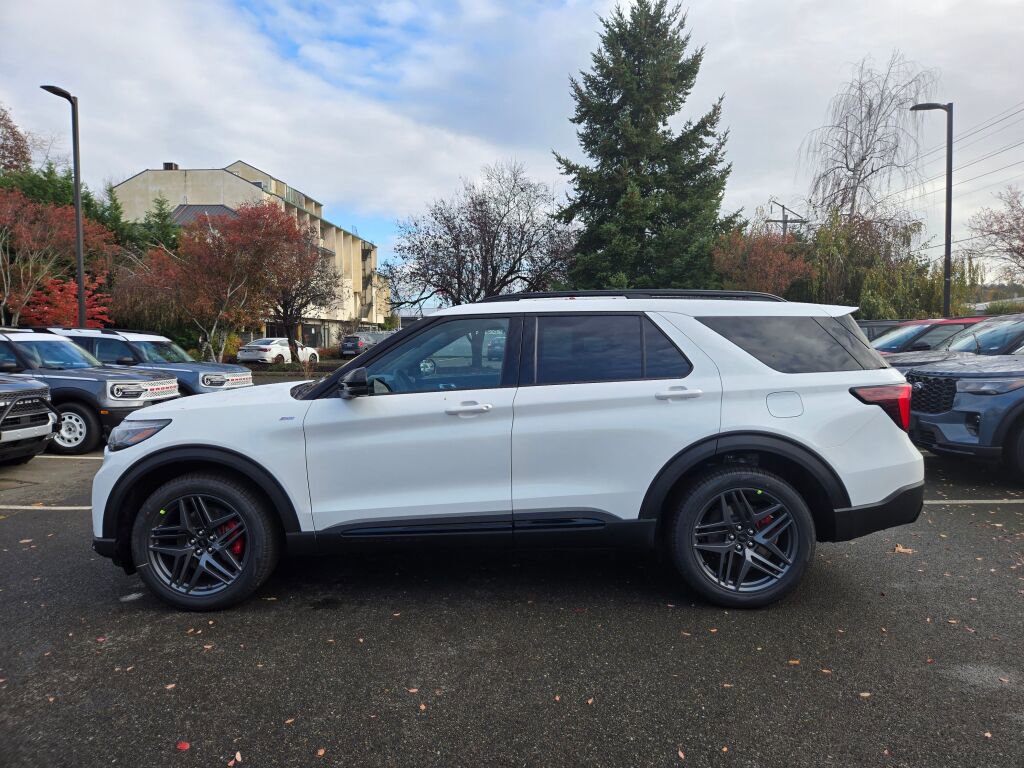 New 2026 Ford Explorer ST-Line w/ ST-Line Street Pack AWD/4WD image 8