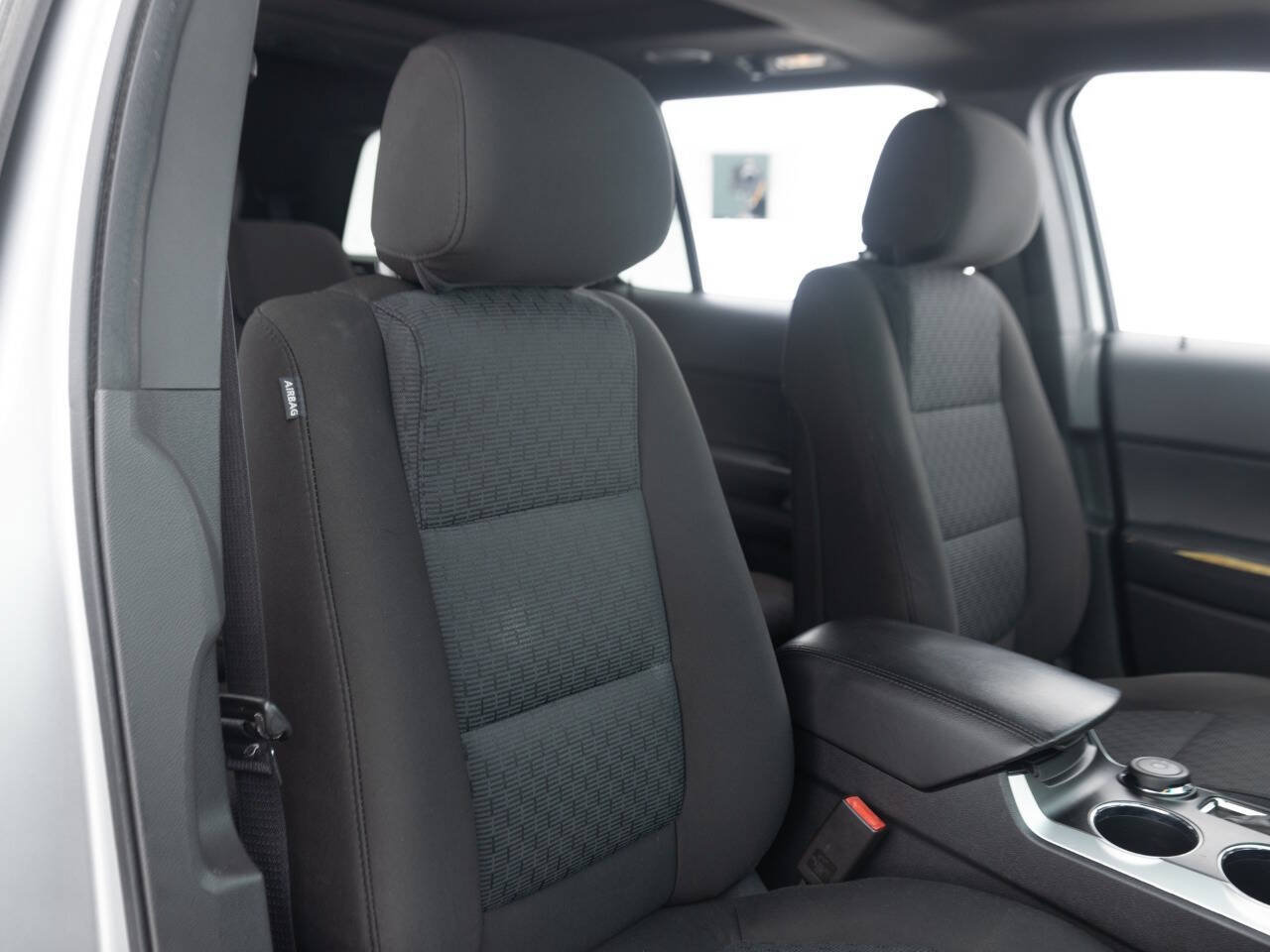 Used 2013 Ford Explorer XLT AWD/4WD image 28