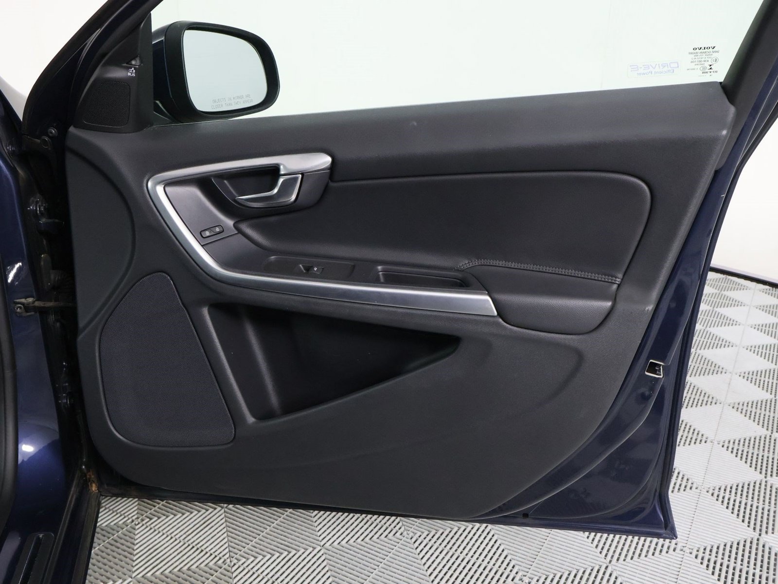 Used 2015 Volvo V60 T5 Premier w/ Convenience Package FWD image 21