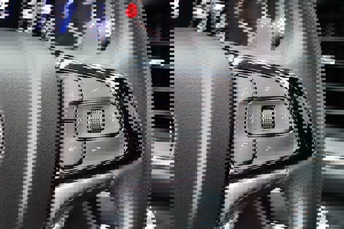 Used 2022 Buick Enclave Premium w/ Experience Buick Package image 17