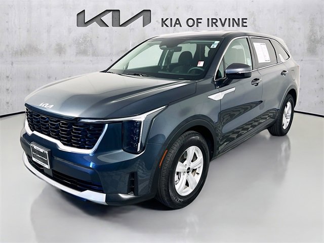 Certified 2024 Kia Sorento LX image 4