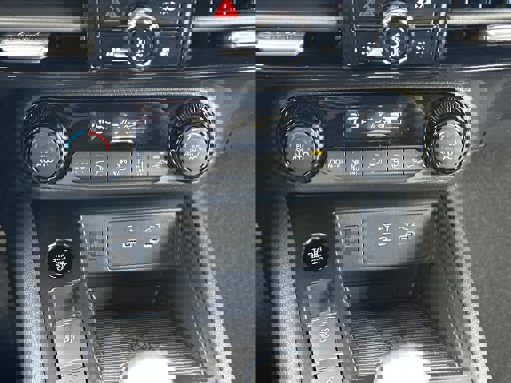 Used 2026 Nissan Kicks SV image 20