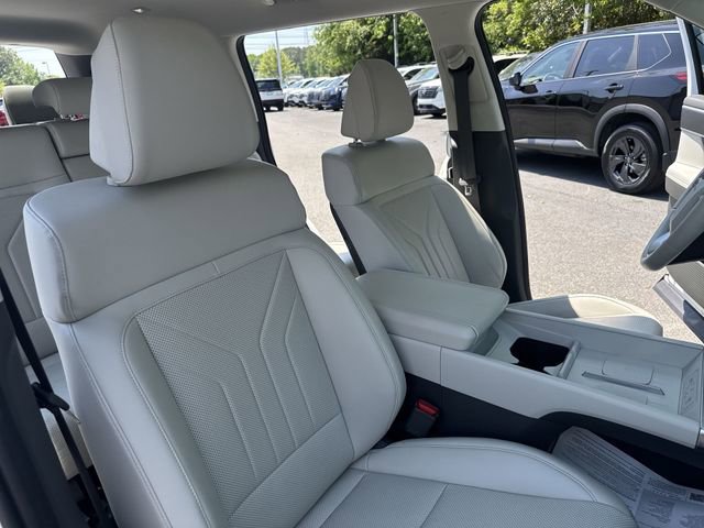 Used 2025 Hyundai Santa Fe SEL FWD image 10
