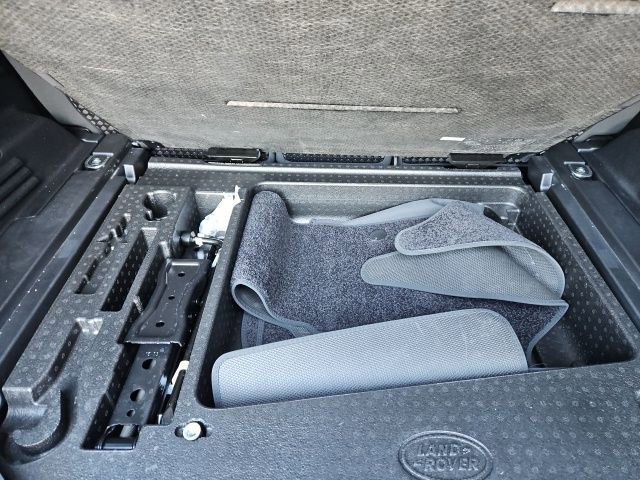 Certified 2023 Land Rover Defender 110 X-Dynamic SE image 22