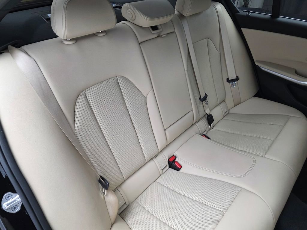 Used 2022 BMW 330i Sedan w/ Driving Assistance Package RWD image 26