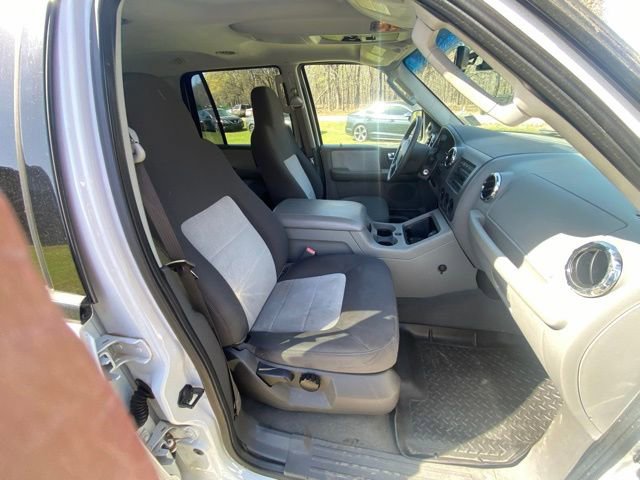 Used 2006 Ford Expedition XLT image 11