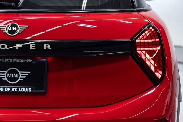 New 2026 MINI Cooper 4-Door Hardtop image 8