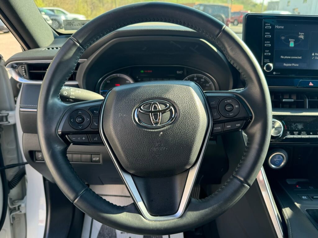Used 2022 Toyota Venza XLE image 24