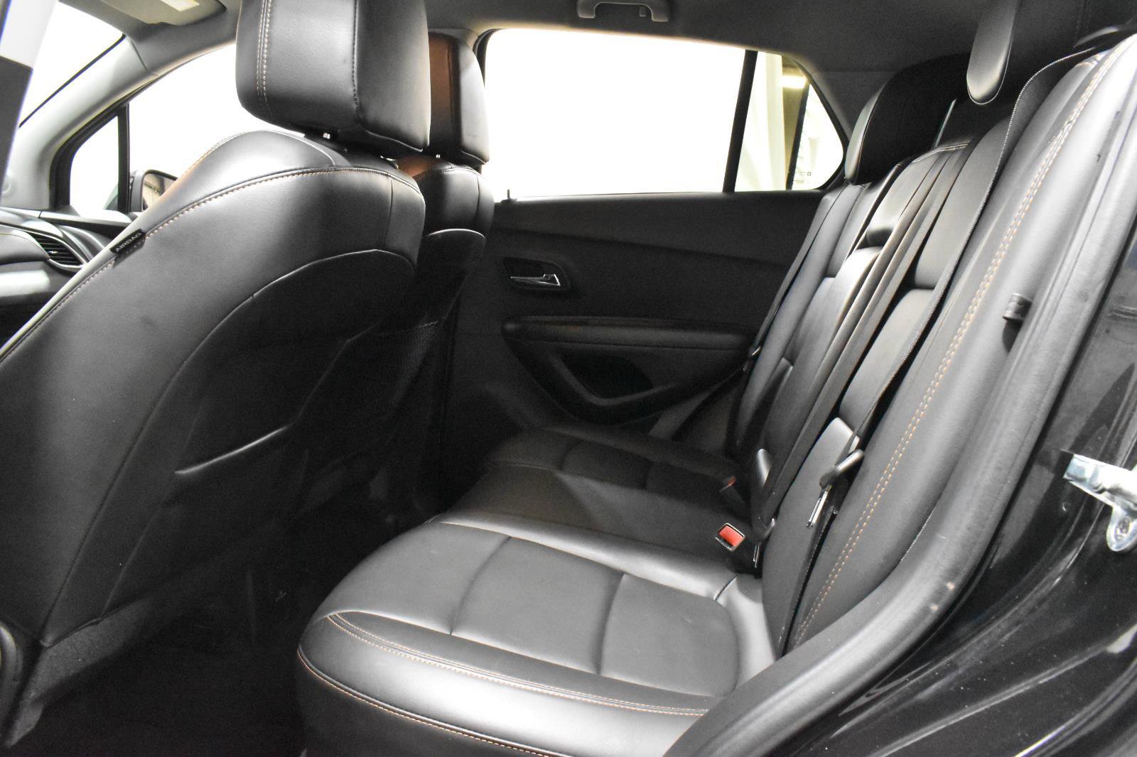 Used 2021 Chevrolet Trax LT w/ Redline Edition image 5