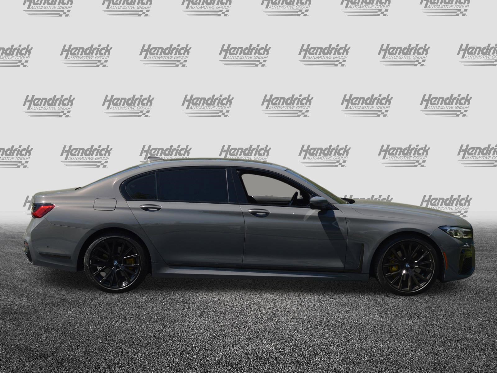 Used 2022 BMW 740i w/ M Sport Package image 11