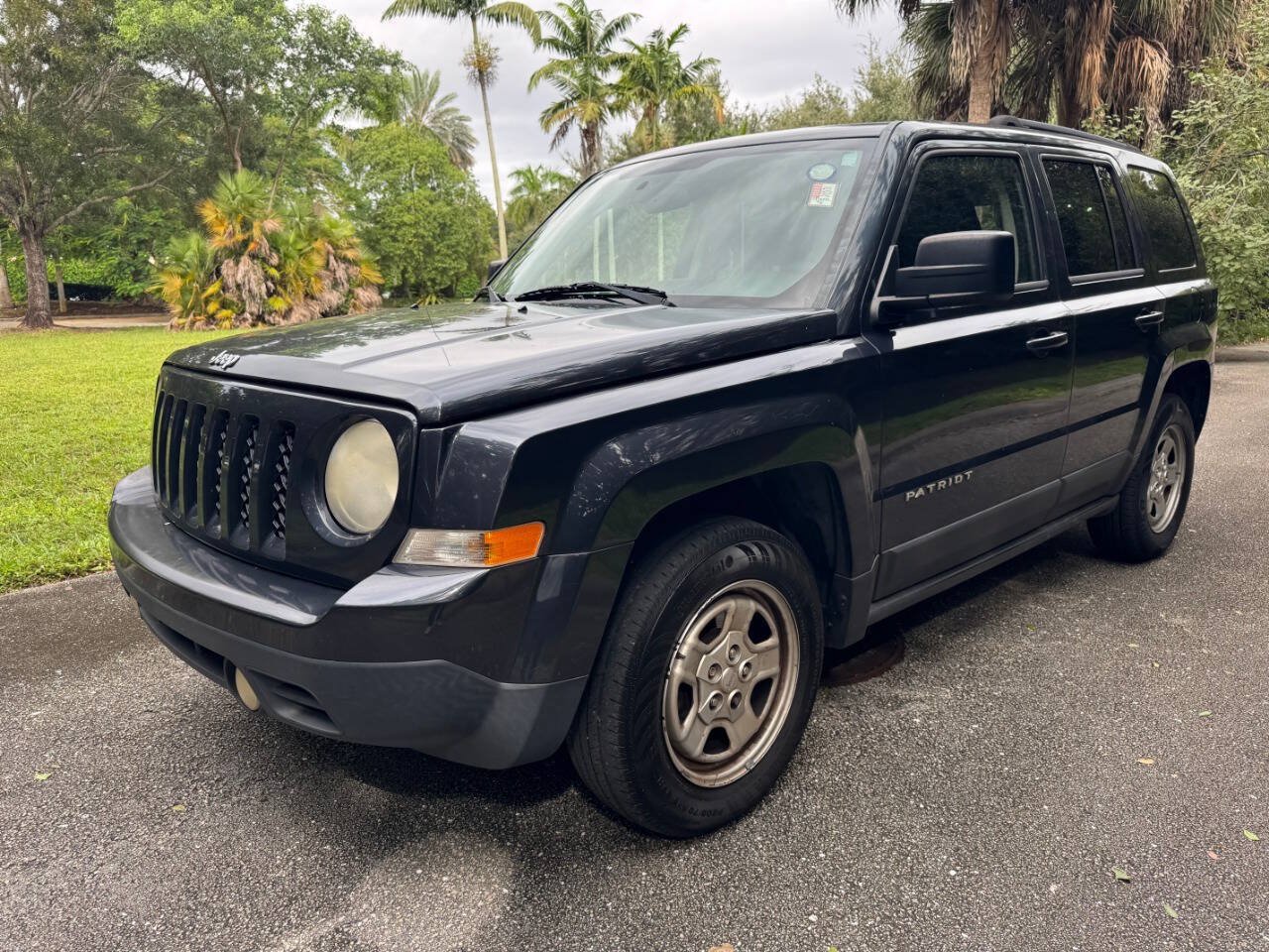 Used 2015 Jeep Patriot Sport w/ Power Value Group FWD image 3