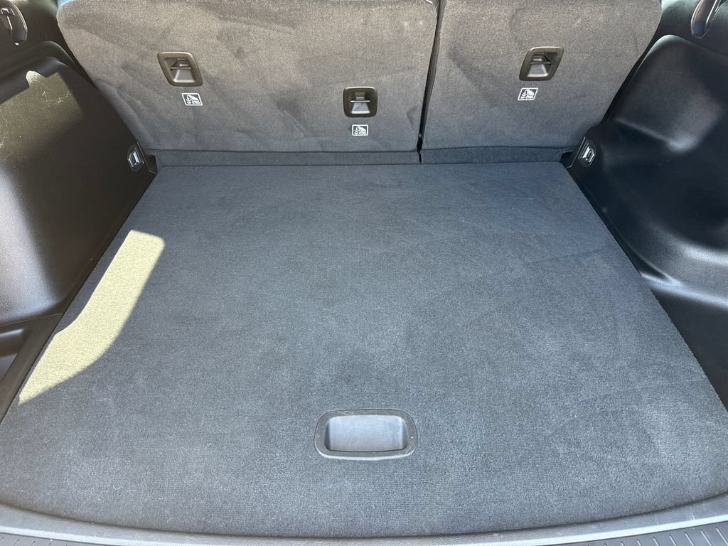 Used 2023 Jeep Grand Cherokee Altitude RWD image 10